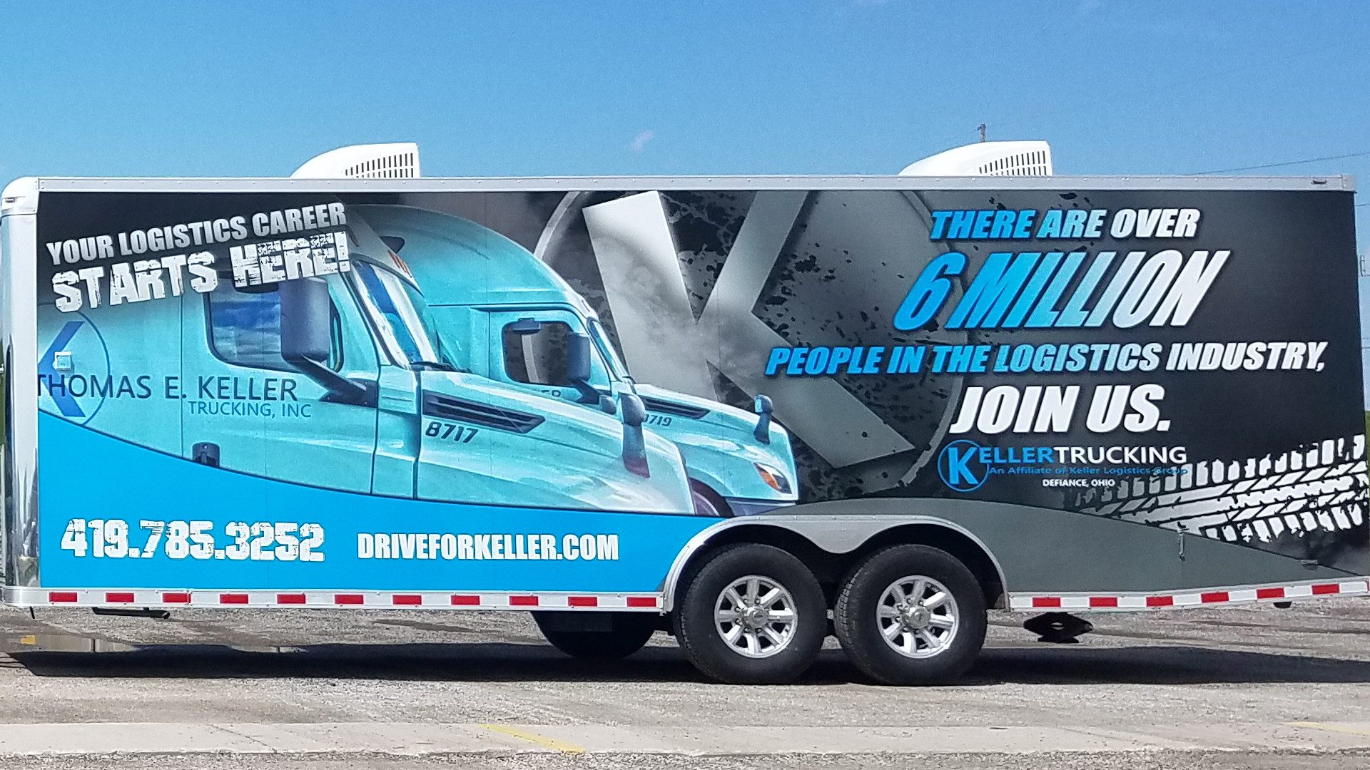 TRUCKING SIMULATOR ENCLOSED TRAILER